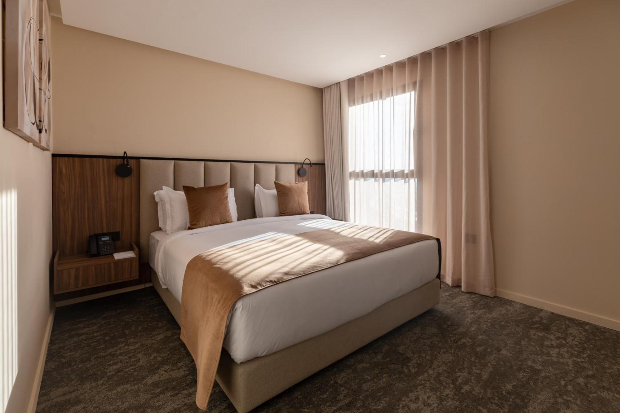 Aparthotel Citadines Almaz *
