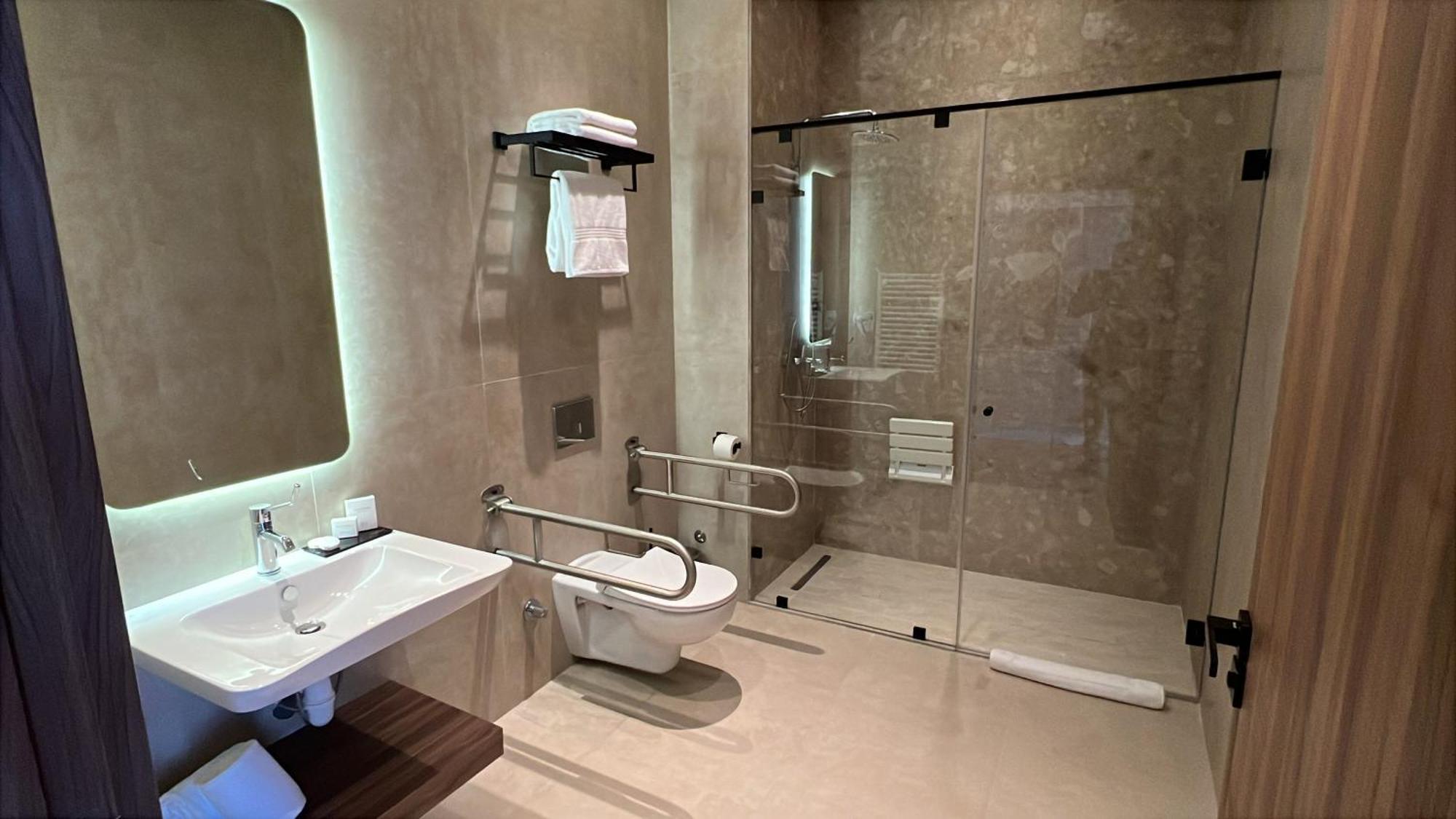Aparthotel Citadines Almaz *