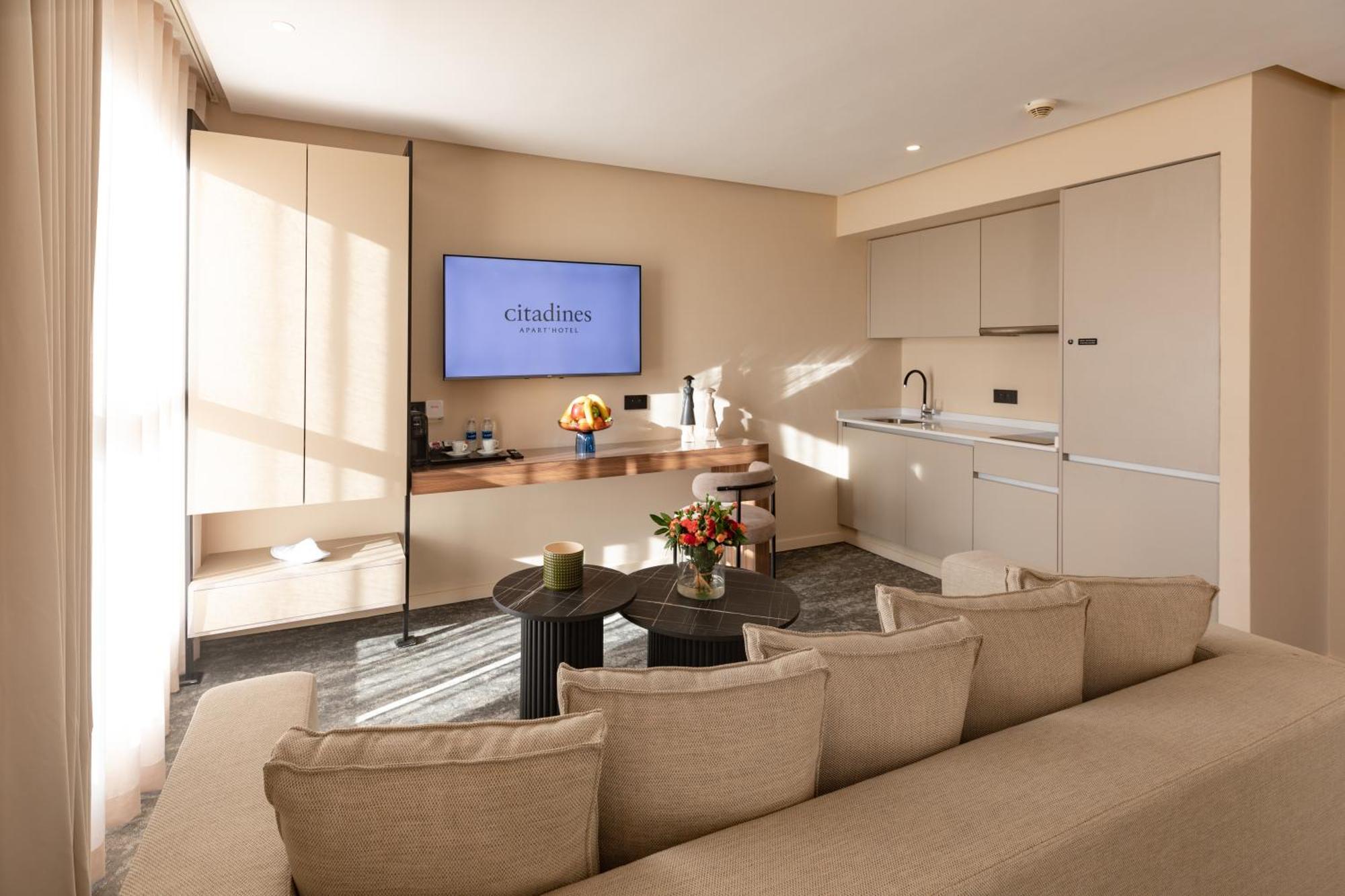 Aparthotel Citadines Almaz *